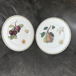 Set of 2 Queen’s Hookers Fruit Plates